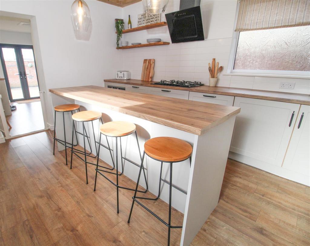 Kitchen d.jpg