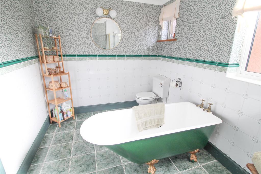 Bath a.jpg