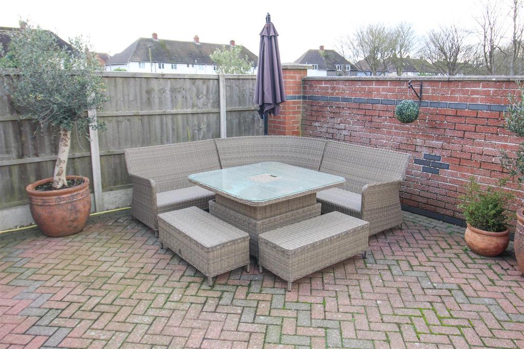 Rear garden a.jpg