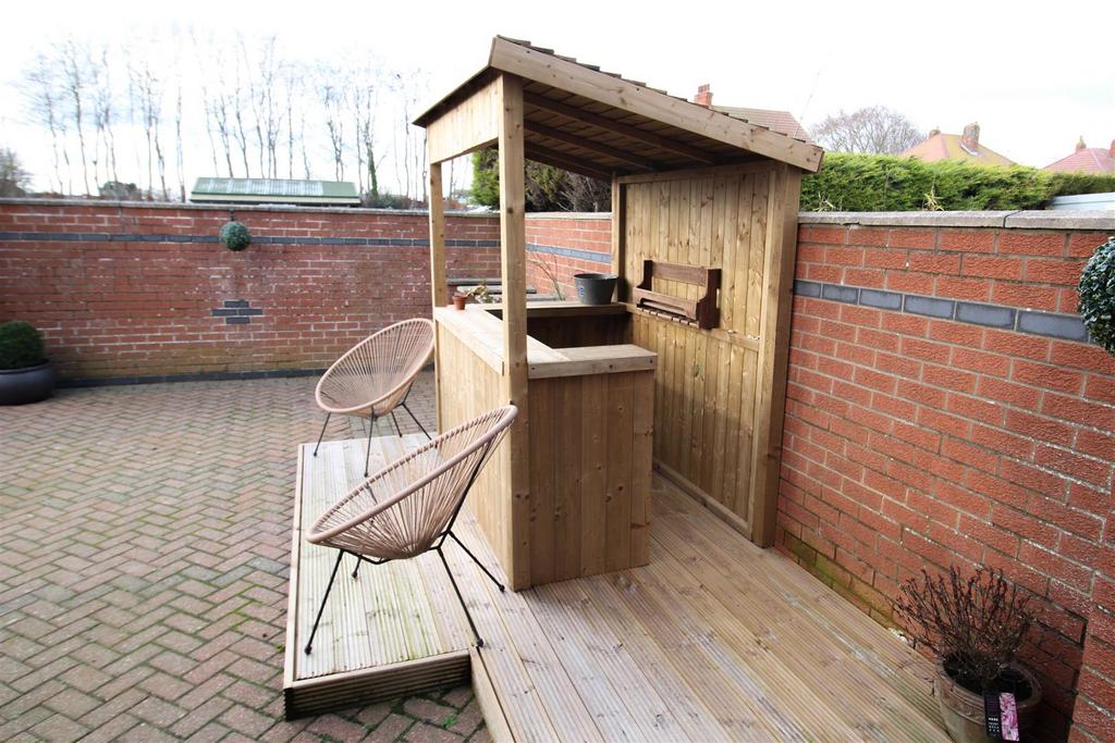Rear garden b.jpg