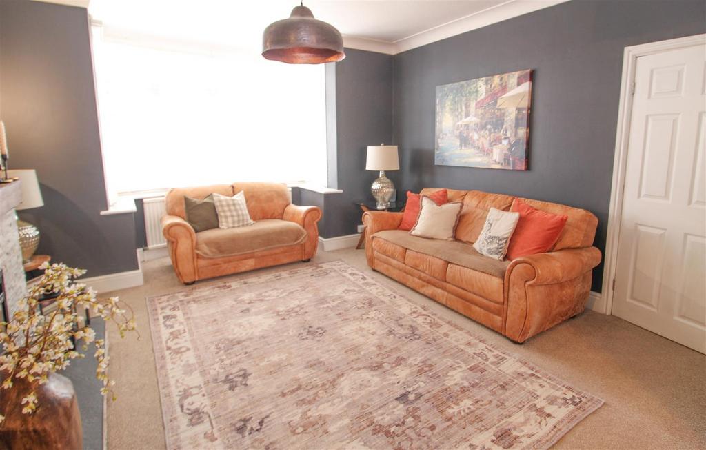 Lounge a.jpg