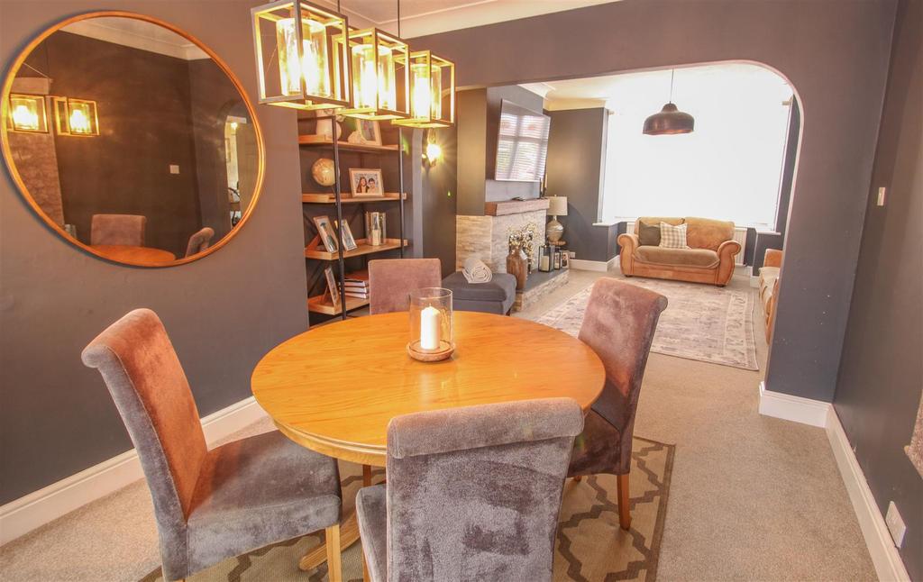 Dining into lounge.jpg
