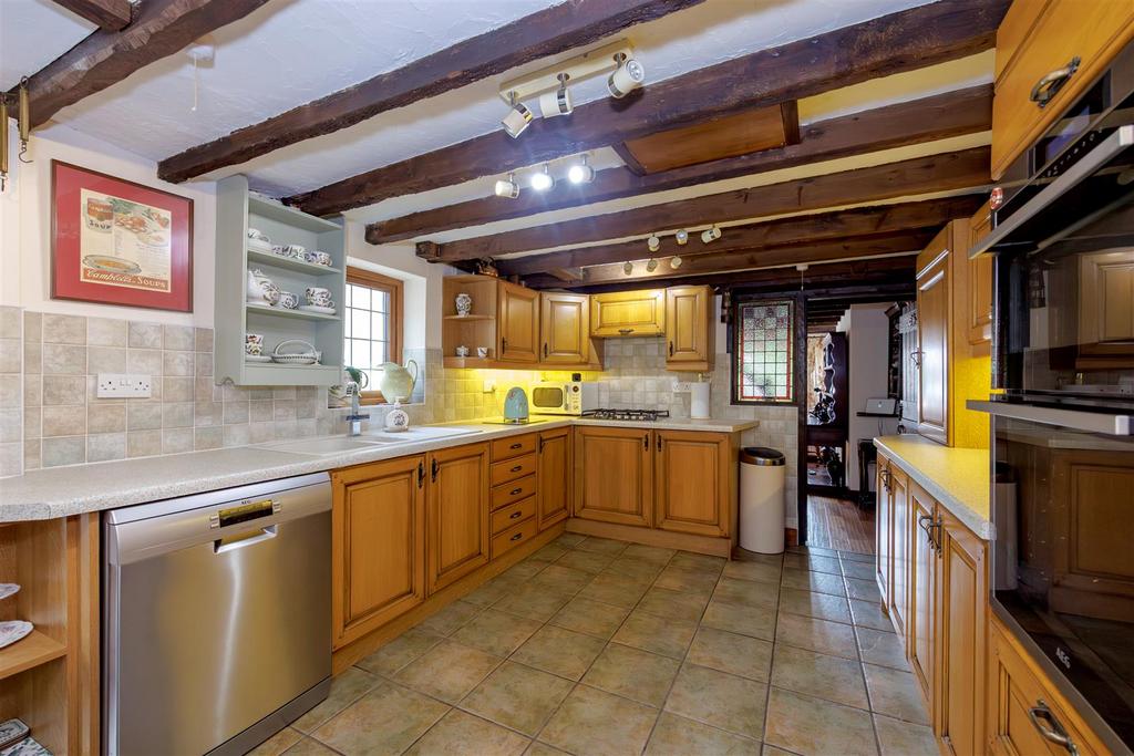 Kitchen 1.3 1 N9 A7401-Enhanced-NR.jpg