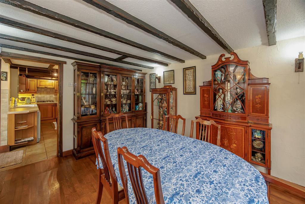Dining room 1.1 1 N9 A7410-Enhanced-NR.jpg