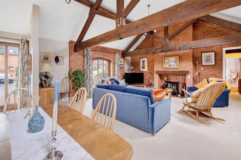 2 bedroom barn conversion for sale, Heron Court, Alrewas, Burton-On-Trent