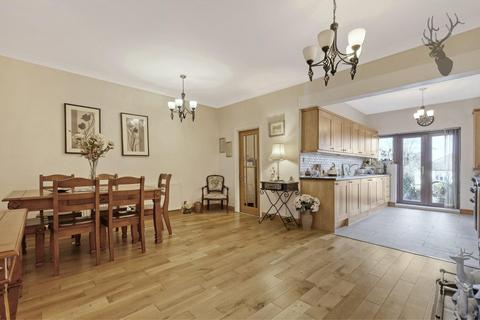 3 bedroom terraced house for sale, Old Church Road, London E4