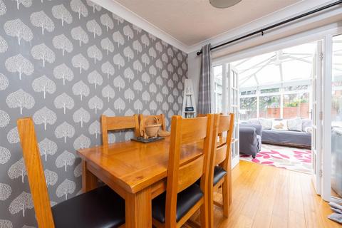 9 Brampton Gardens, Hatch Warren, Basingstoke, RG22 4RL
