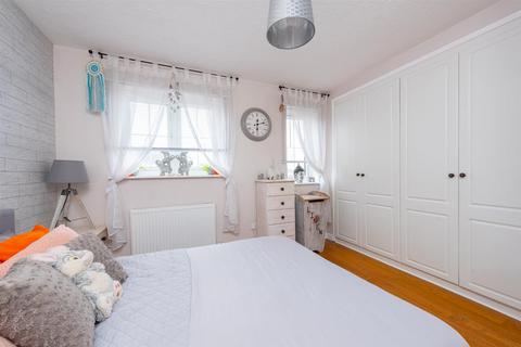 9 Brampton Gardens, Hatch Warren, Basingstoke, RG22 4RL