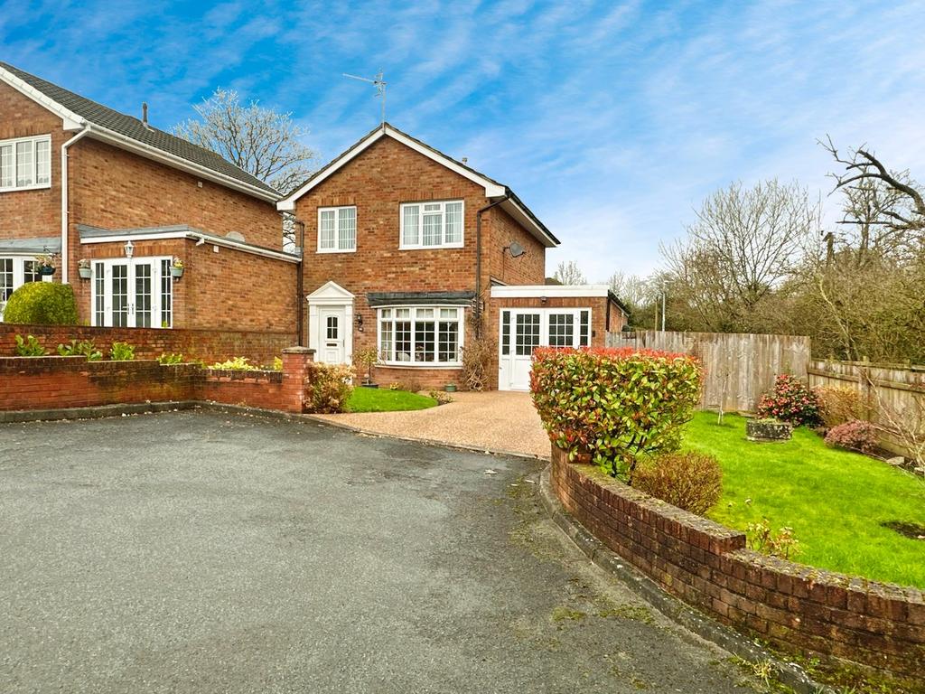 Croesonen Parc, Abergavenny NP7 4 bed link detached house for sale £