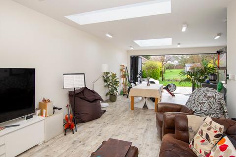 81 Addington Road, West Wickham, BR4 9BG