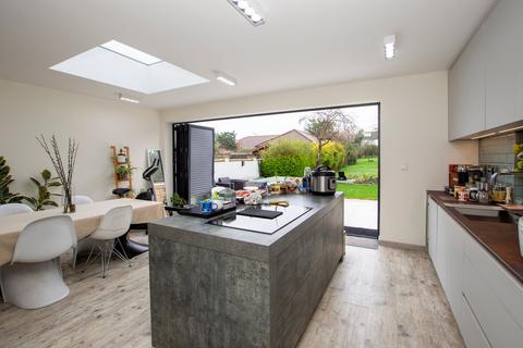 81 Addington Road, West Wickham, BR4 9BG