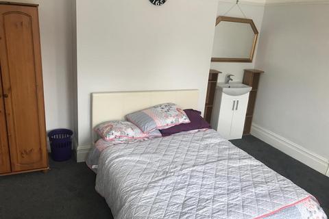1 bedroom in a house share to rent - Nortoft Road, Bournemouth