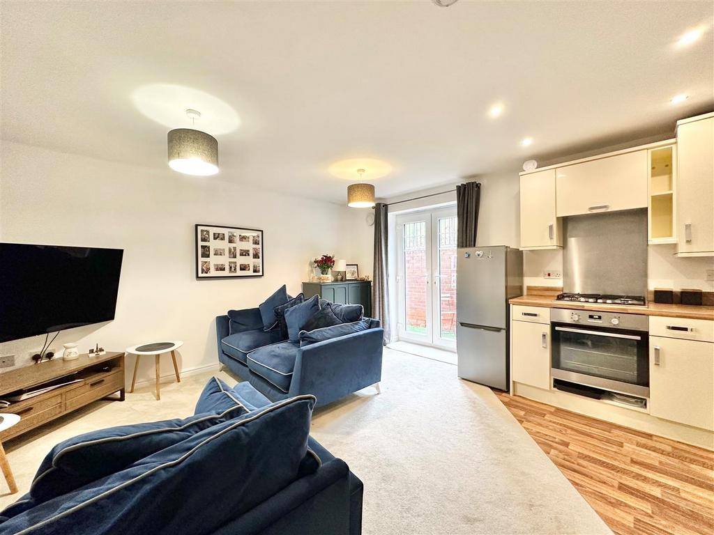 Duddy Road, Disley, Stockport 1 bed ground floor flat for sale £112,000