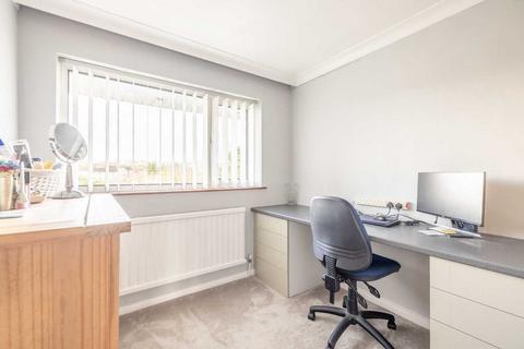 3 Hillside Close, Chalfont St Giles, HP8 4JN