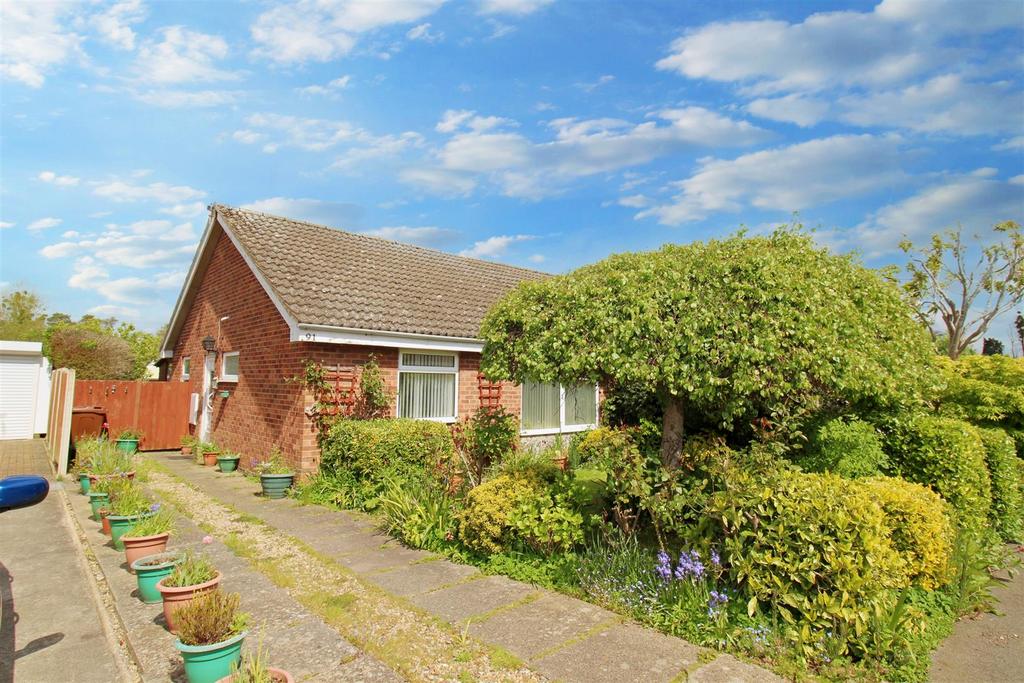 Stuart Road, Aylsham, Norwich 3 bed semidetached bungalow £275,000