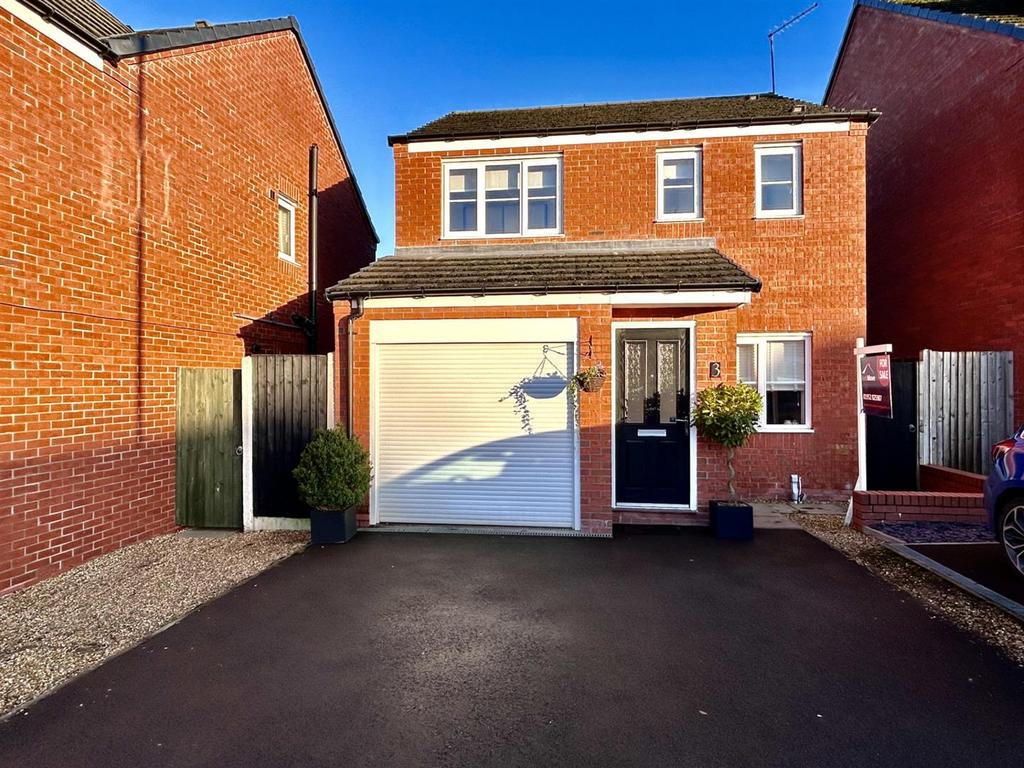 Bluebell Lane, Newport 3 bed detached house for sale £274,950