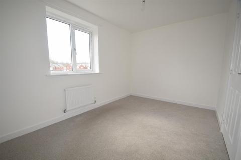 18 Stratford Grove, Penkridge, Stafford, ST19 5SE