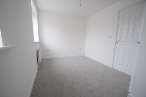 18 Stratford Grove, Penkridge, Stafford, ST19 5SE