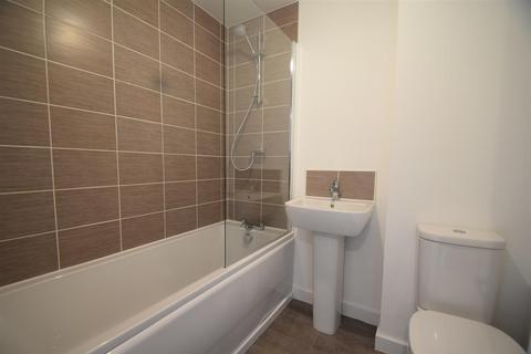18 Stratford Grove, Penkridge, Stafford, ST19 5SE