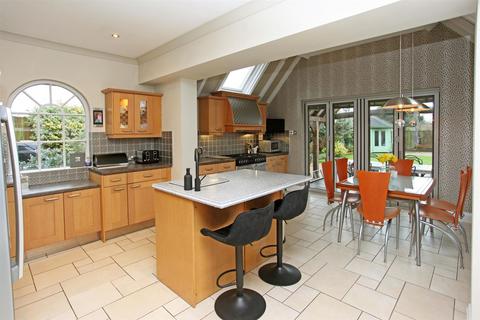 4 bedroom semi-detached house for sale, Upper Bar, Newport