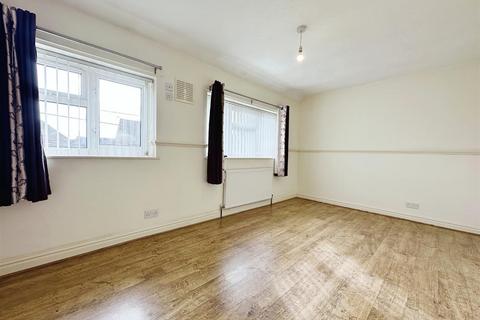 2 bedroom terraced house for sale, Stapleford Close, Hull HU9