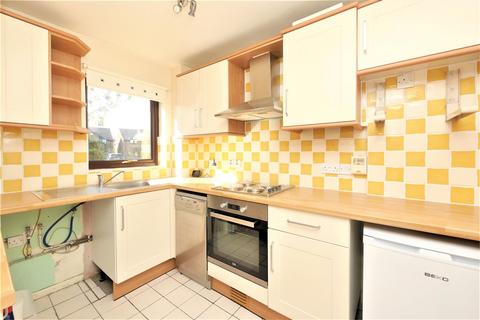 3 bedroom semi-detached house to rent, Rowland Close, Wallingford OX10