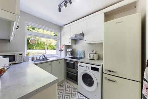33 Markfield, Croydon, CR0 9HH