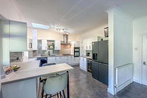 22 Brooklyn Drive, Rayleigh, SS6 9LW