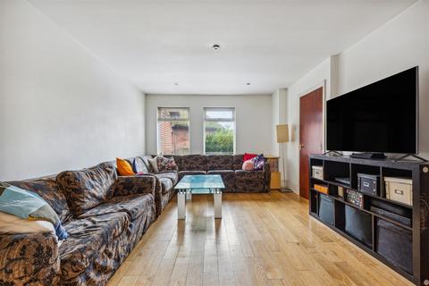 3 bedroom terraced house for sale - White Swan Mews, London, W4