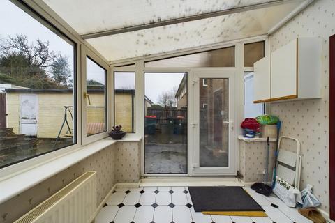 4 bedroom semi-detached house for sale, Lambourne Close, Crawley