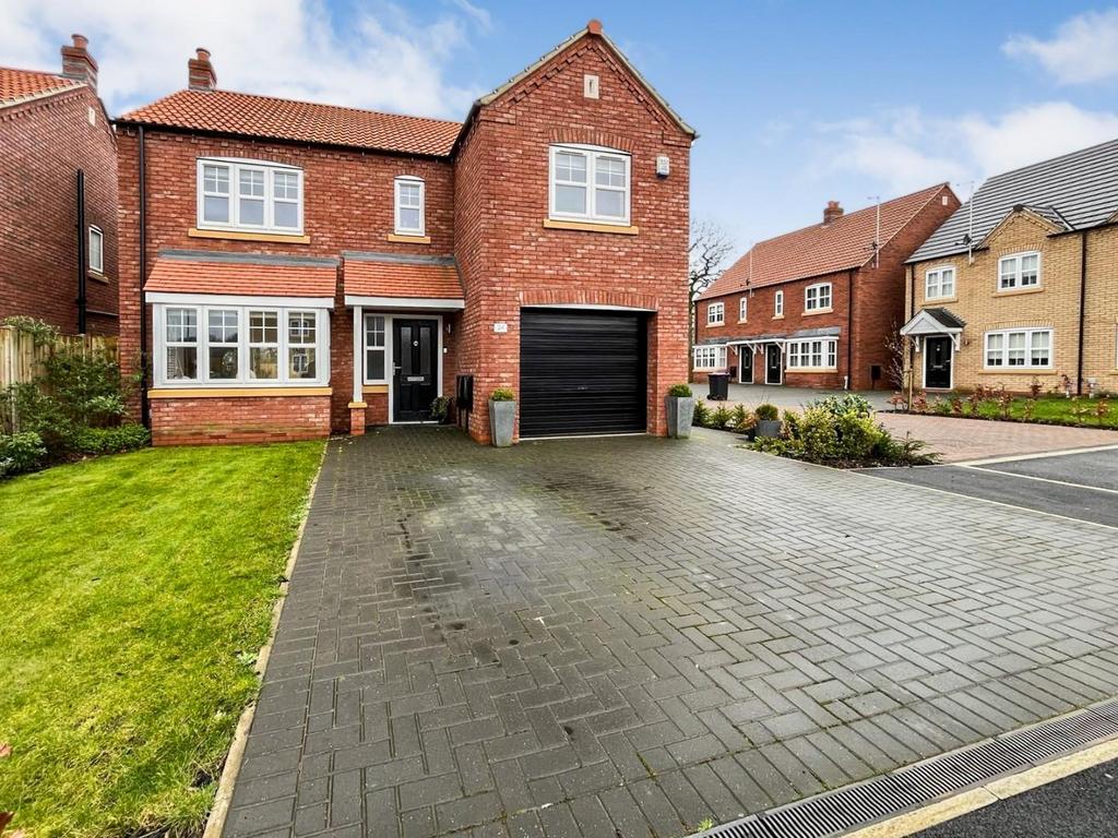 Millfield Close, Gainsborough... 4 bed detached house for sale £300,000