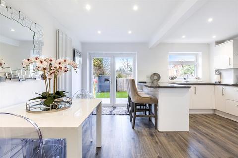 75 High Beeches, Banstead, SM7 1NW