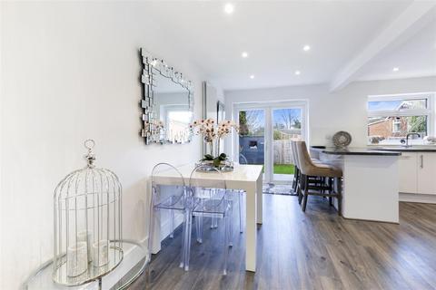 75 High Beeches, Banstead, SM7 1NW