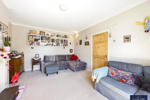 27a Studland Road, London, W7 3QU