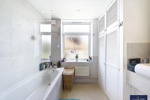 27a Studland Road, London, W7 3QU