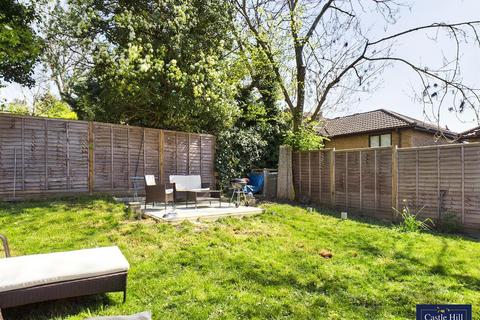 27a Studland Road, London, W7 3QU