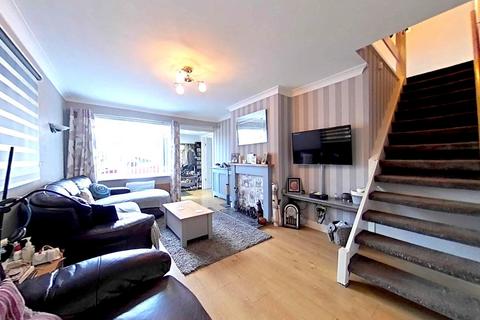 4 bedroom semi-detached house for sale, Station Road, Cippenham SL1