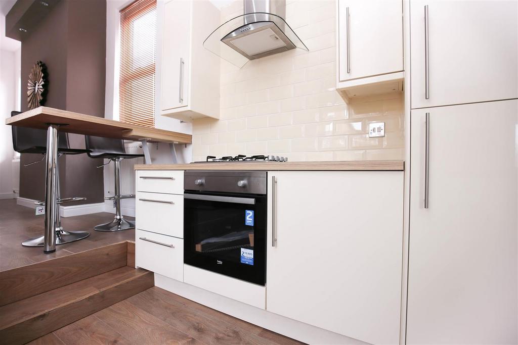 Stratford Road, Newcastle Upon Tyne NE6 3 bed apartment to rent £