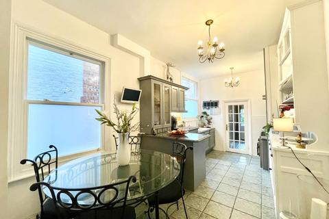 13 Boileau Road, London, W5 3AL