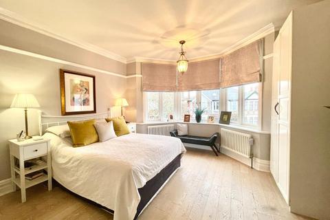13 Boileau Road, London, W5 3AL