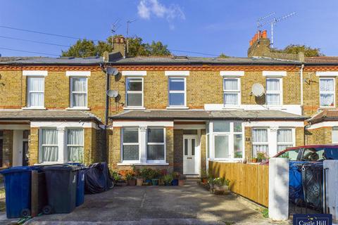8 Shirley Gardens, London, W7 3PT