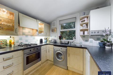 8 Shirley Gardens, London, W7 3PT