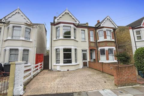 30 Seward Road, London, W7 2JR
