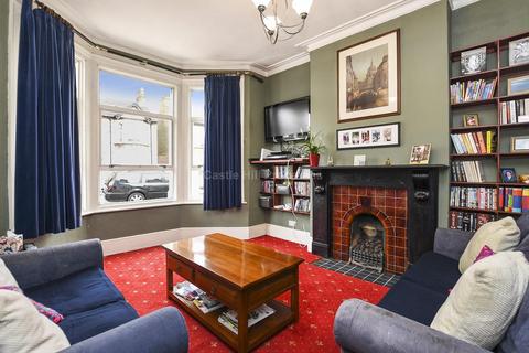 30 Seward Road, London, W7 2JR
