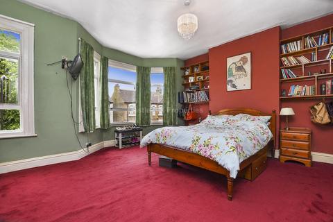 30 Seward Road, London, W7 2JR