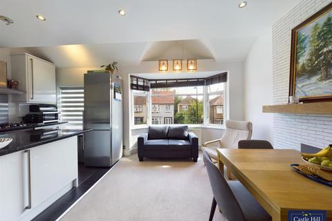 70 Mayfield Gardens, London, W7 3RH