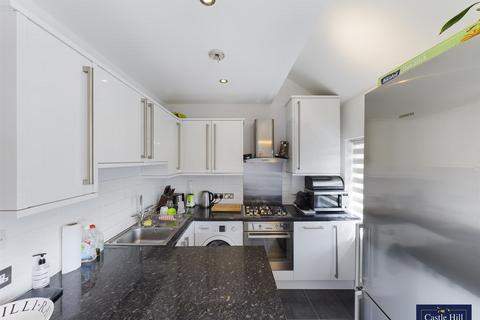 70 Mayfield Gardens, London, W7 3RH