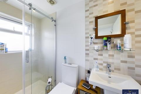 70 Mayfield Gardens, London, W7 3RH