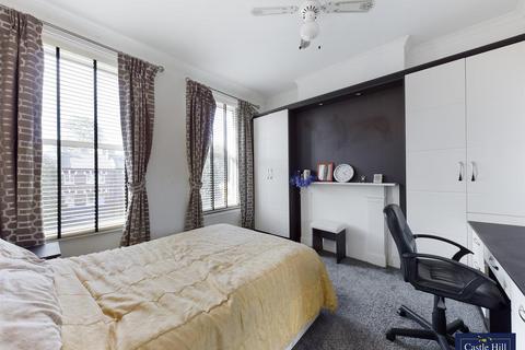 14 The Avenue, London, W13 8PH