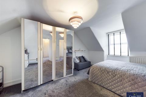 14 The Avenue, London, W13 8PH